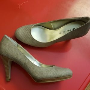 Anne Klein Heels, size 5 *EUC*!!